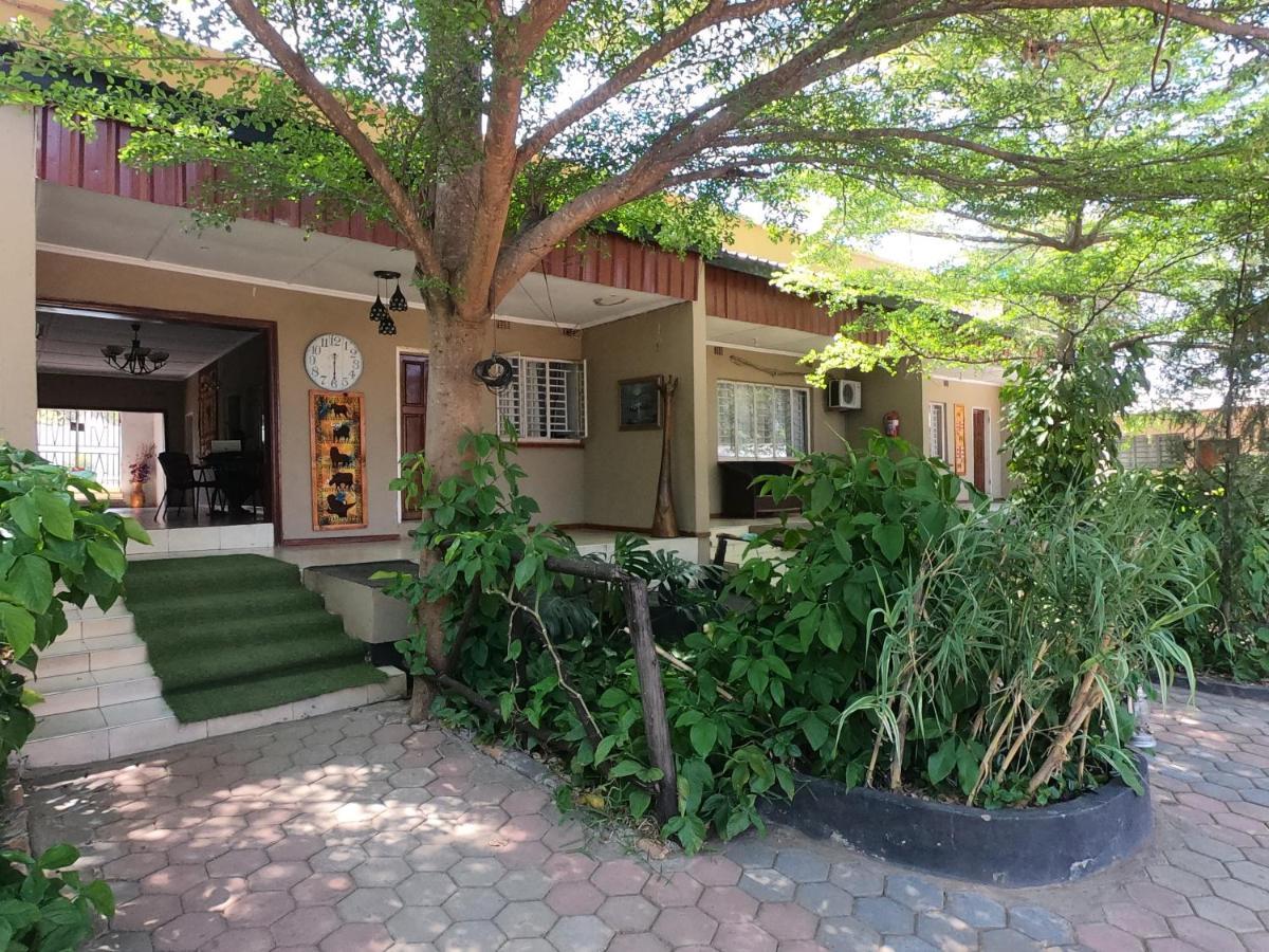 Golden Days Lodge Livingstone Exterior photo