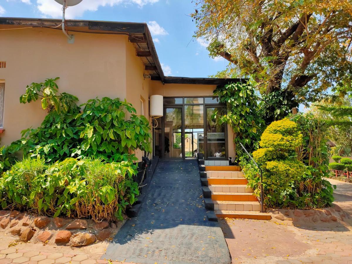 Golden Days Lodge Livingstone Exterior photo